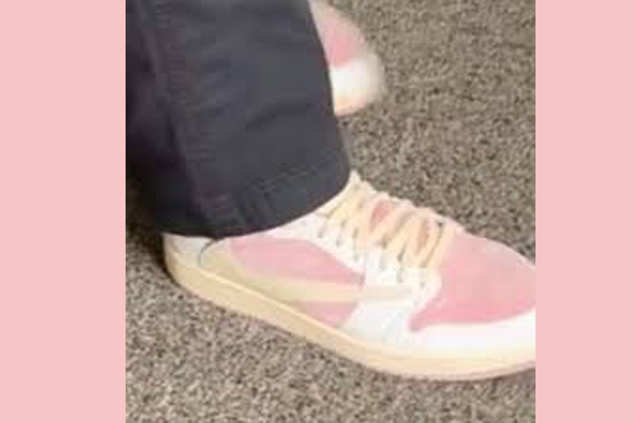 real travis scott jordan 1 low shy pink