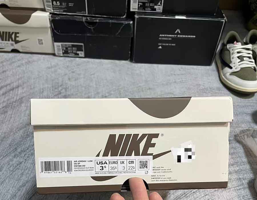 fake jordan 1 travis scott box